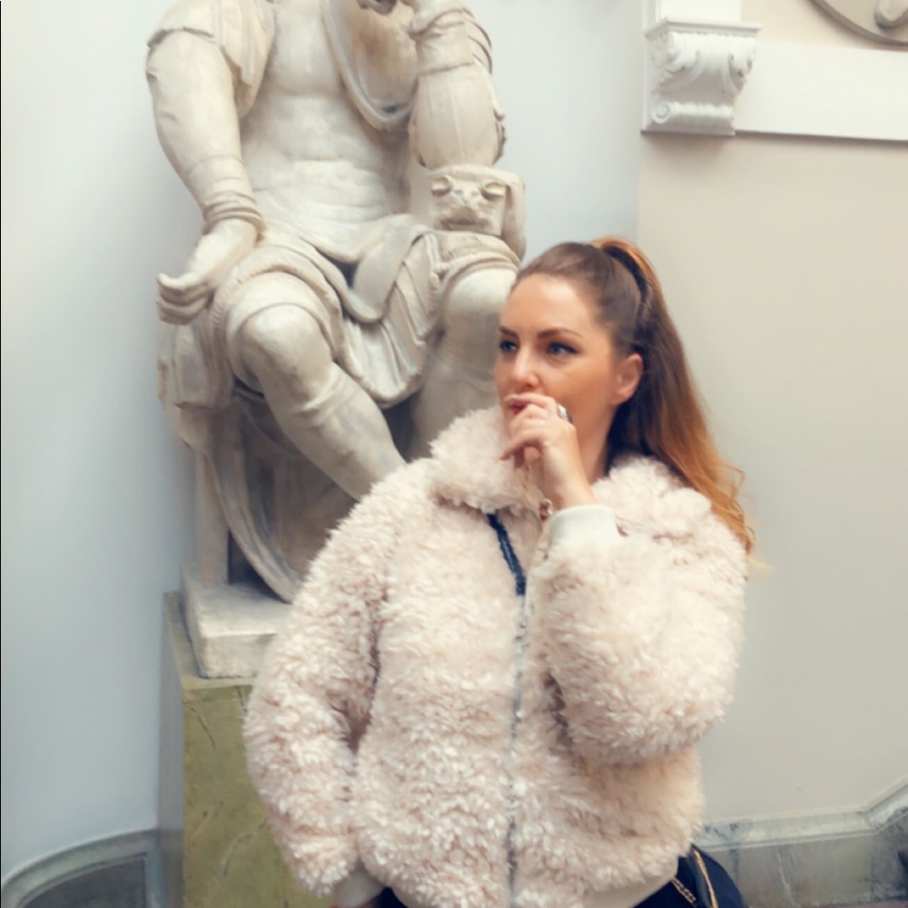 HM white sheep furry cuddly jacket warm n cozy